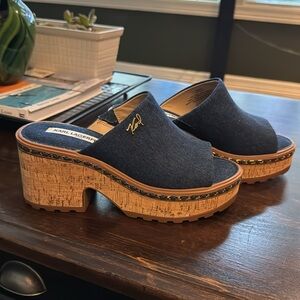 Clarina Platform Sandal KARL LAGERFELD PARIS